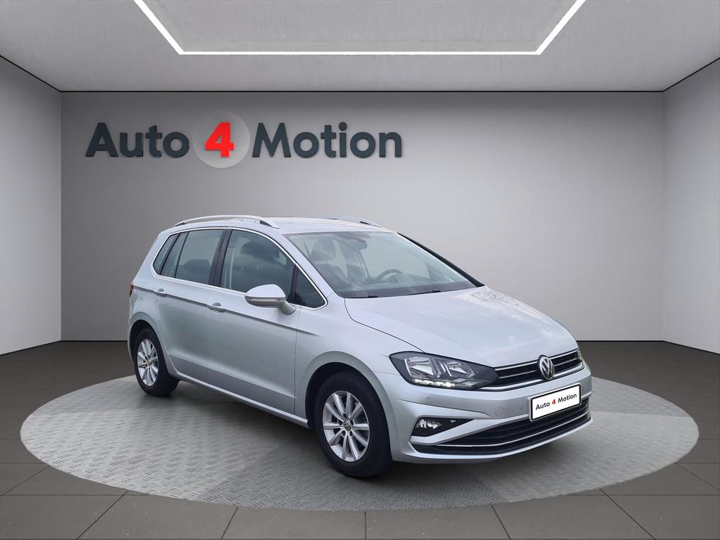 Volkswagen Golf Sportsvan 1.0TSI Highline AUTOMAAT i LED I N, Gebruikt, Bedrijf, 3 cilinders, Zilver of Grijs