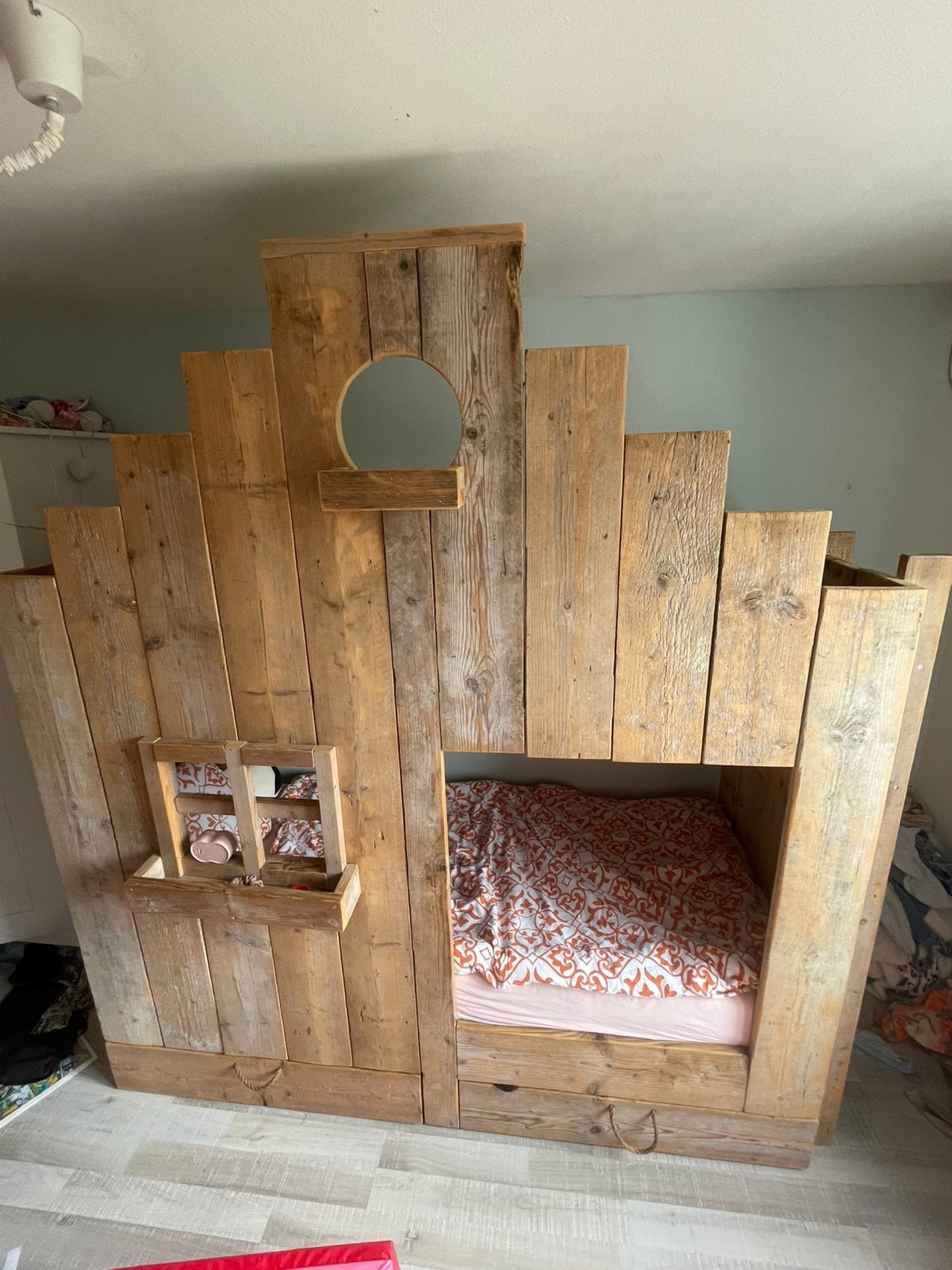 Houten Bedhuisje 2 persoons stapelbed, Kinderen en Baby's, Kinderkamer | Stapelbedden en Hoogslapers, Ophalen, Gebruikt, Stapelbed