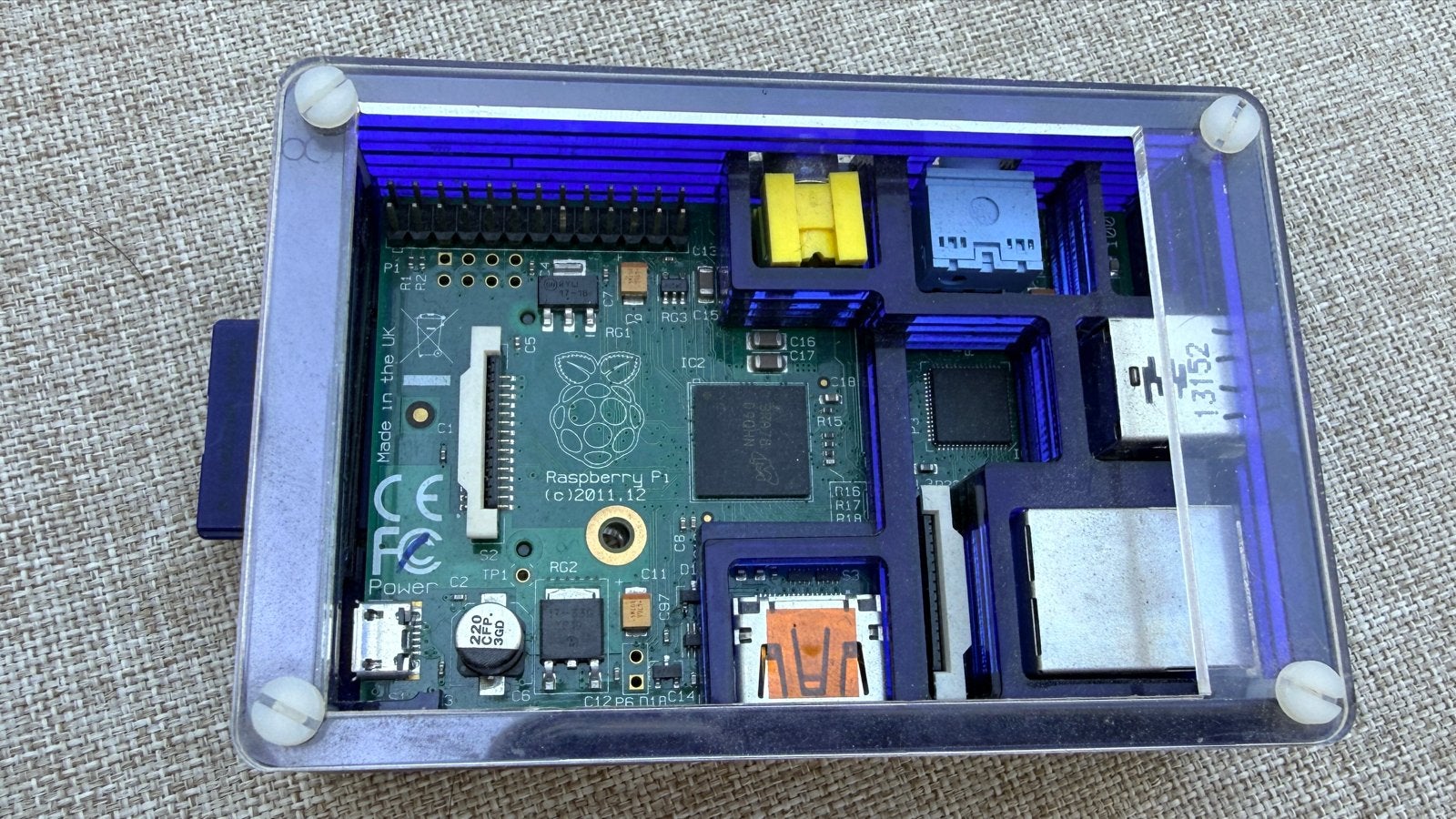 Raspberry Pi Model B in transparant blauwe behuizing, Ophalen, Gebruikt