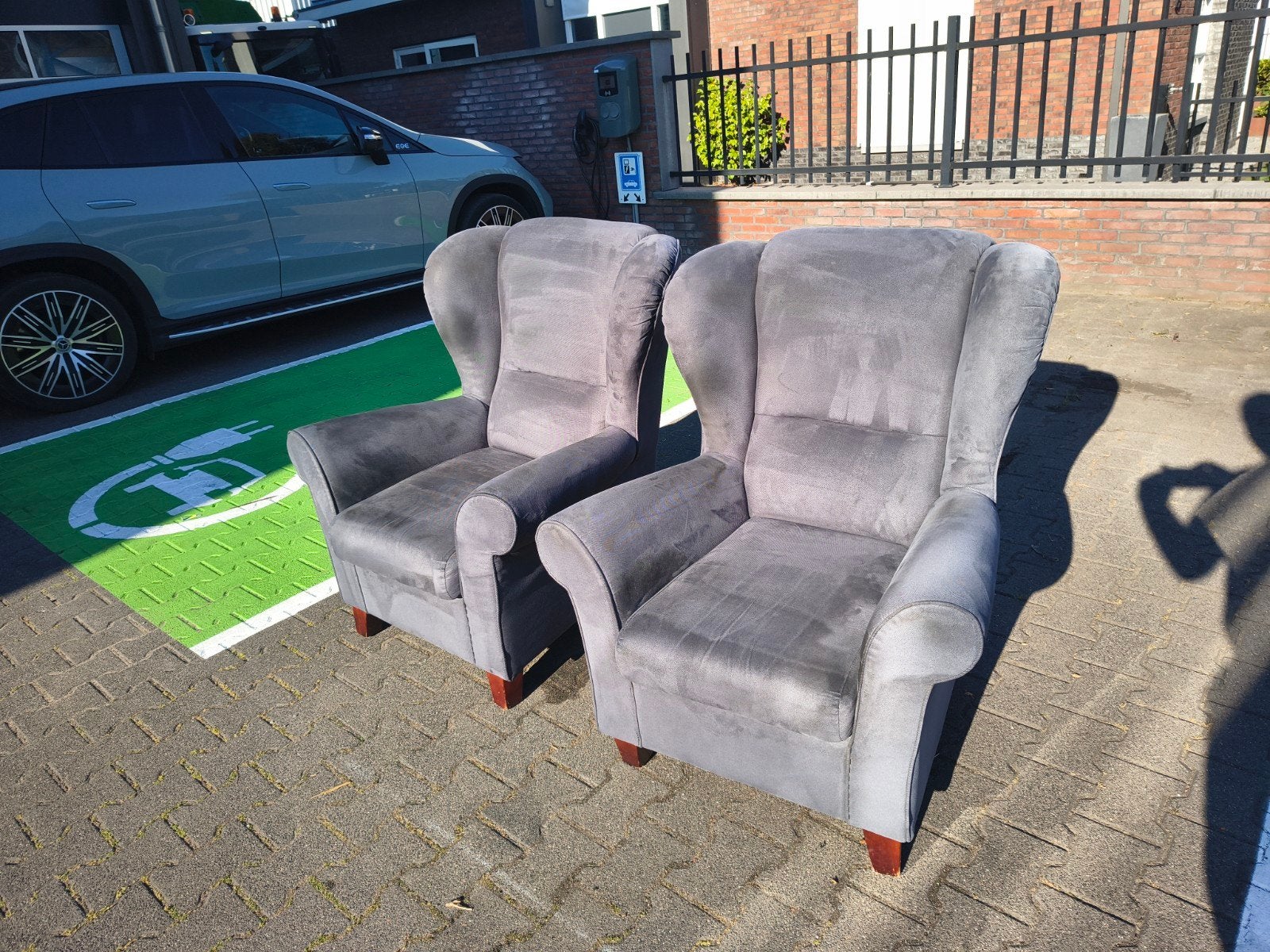Twee comfortabele grijze fauteuils, Gebruikt, Klassiek, Comfortabel, 75 tot 100 cm, Ophalen of Verzenden