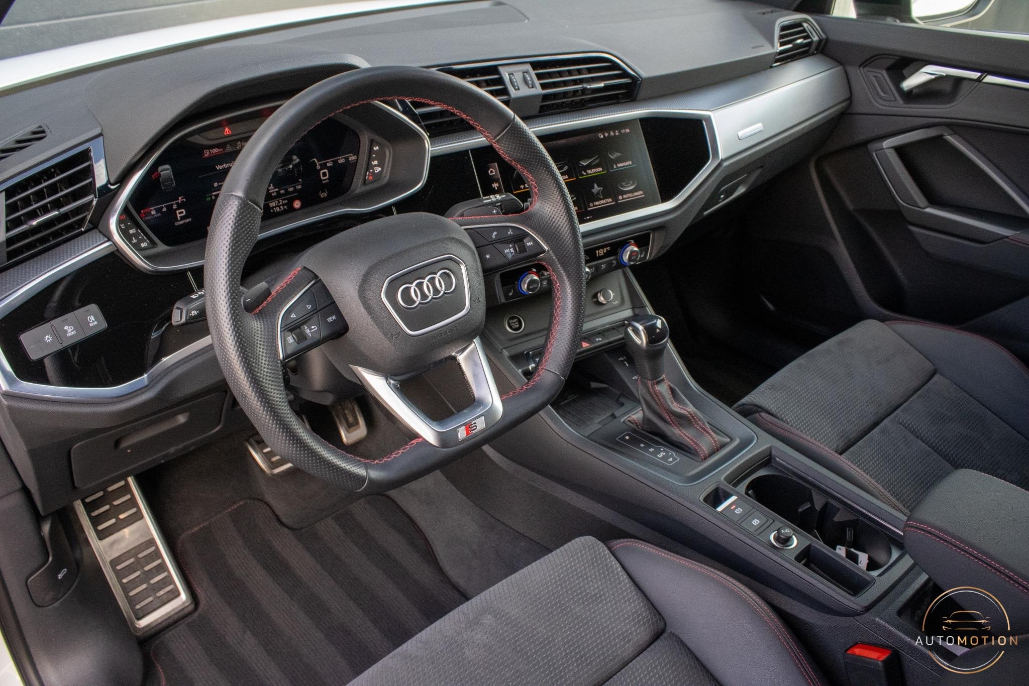 Audi Q3 Sportback 35 TFSI Sline 20 INCH CAMERA MATRIX KEYLES, Auto's, Audi, 15 km/l, 4 cilinders, 1505 kg, Leder en Stof