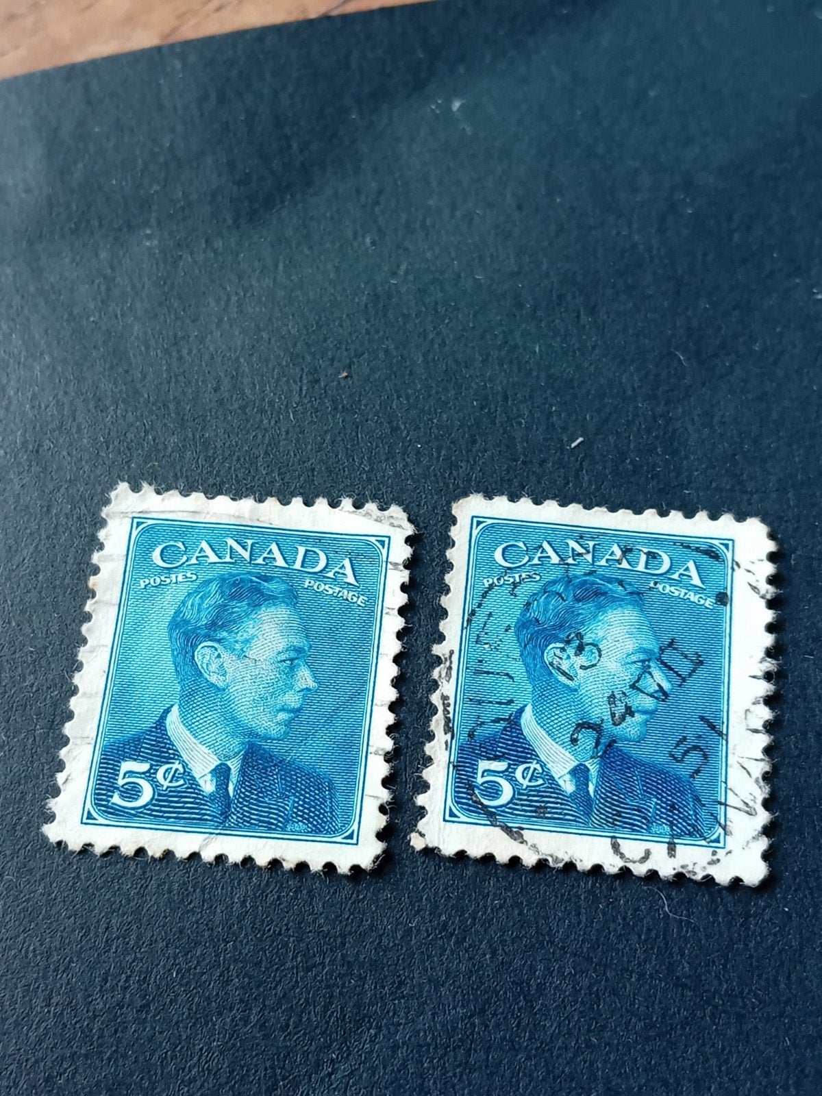 2 Canadese postzegels 5 cent - Koning George VI, Ophalen of Verzenden, Europa