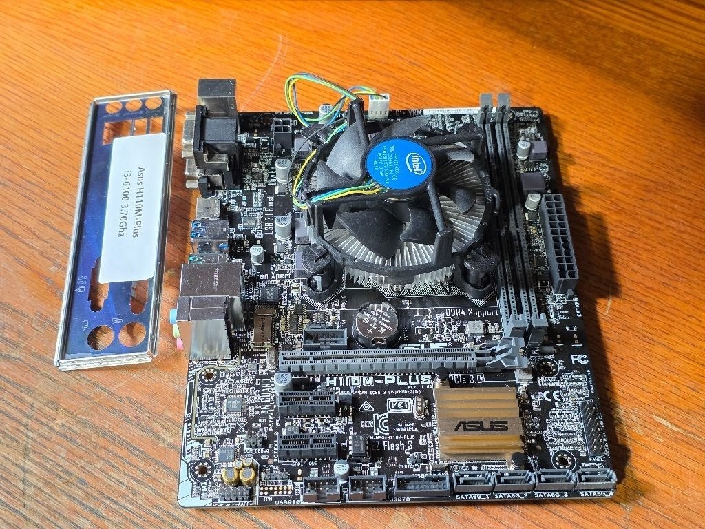 ASUS H110M-PLUS Moederbord +Intel i3-6100,Socket LGA1151, Gebruikt, LGA 1151, DDR3, Ophalen of Verzenden