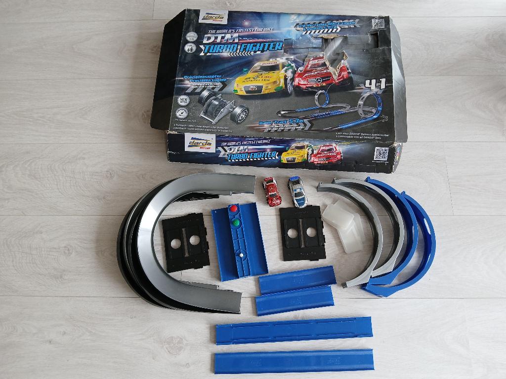 Darda DTM baan met auto's, Kinderen en Baby's, Speelgoed | Racebanen, Overige merken, Opwindmechanisme, Ophalen of Verzenden, Met looping