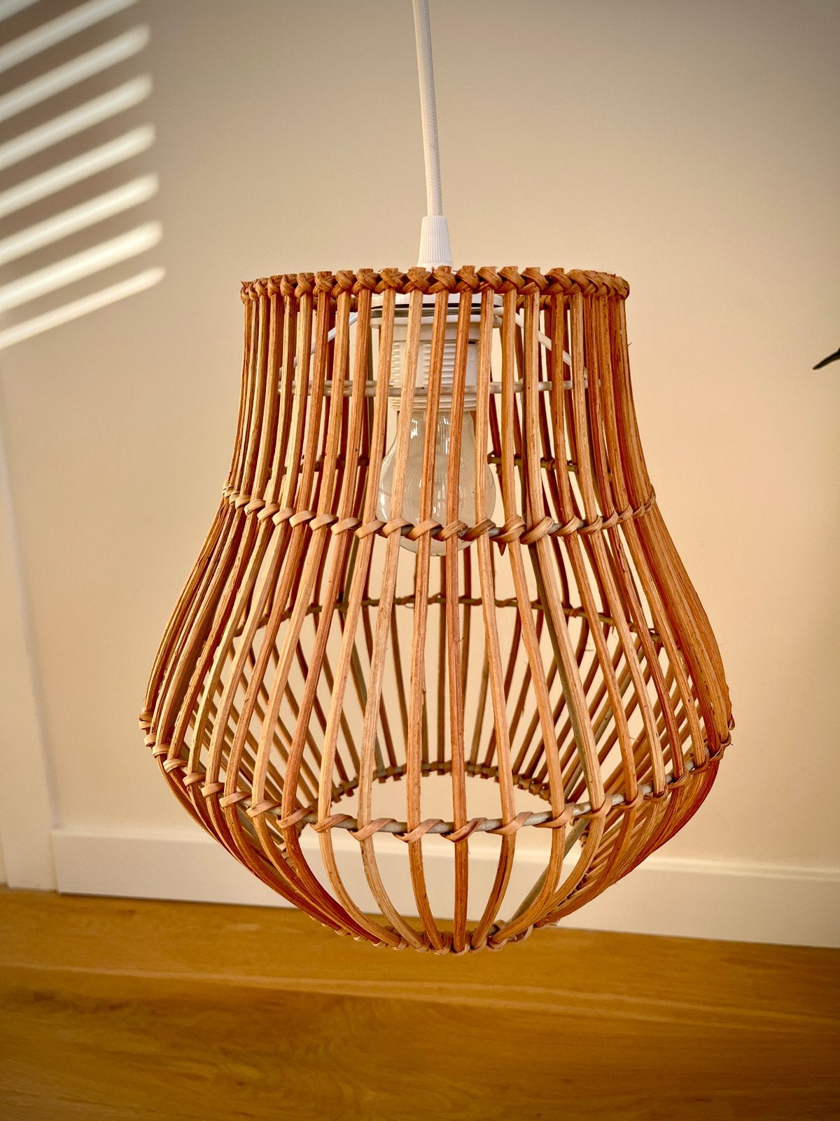Rotan hanglamp met E27 fitting, Ophalen, Zo goed als nieuw, Natuurlijk materiaal, E27 (groot)