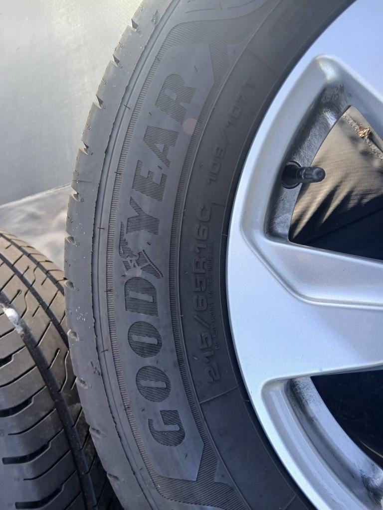 Goodyear zomerbanden 215/65R16C met velgen, Auto-onderdelen, Banden en Velgen, Ophalen, 215 mm, Zomerbanden, Band(en)