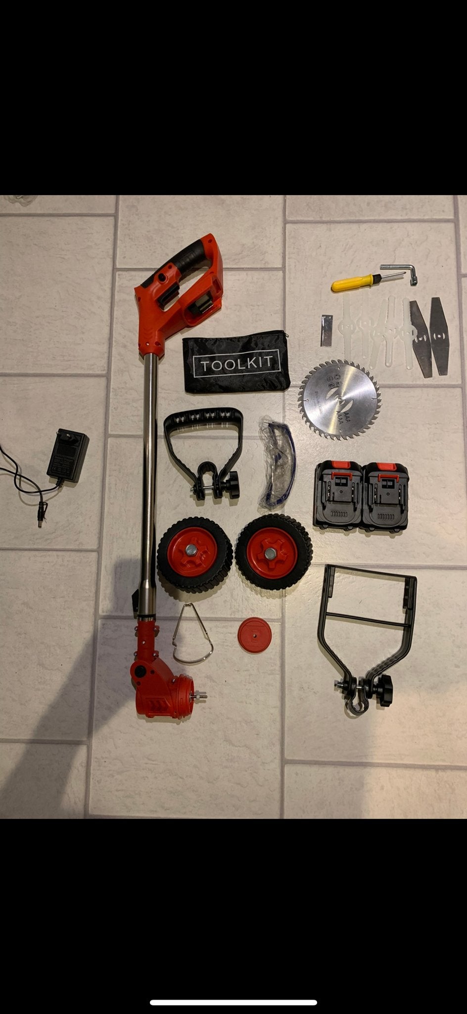Nieuwe Draadloze Grastrimmer met 2xAccu en Accessoires, Ophalen of Verzenden, Nieuw, 30 tot 50 cm, Accu