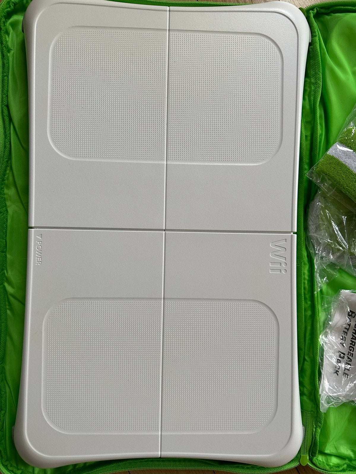 Wii Balance Board met oplaadbare batterij en hoes, Spelcomputers en Games, Ophalen of Verzenden, Zo goed als nieuw, Zonder controller