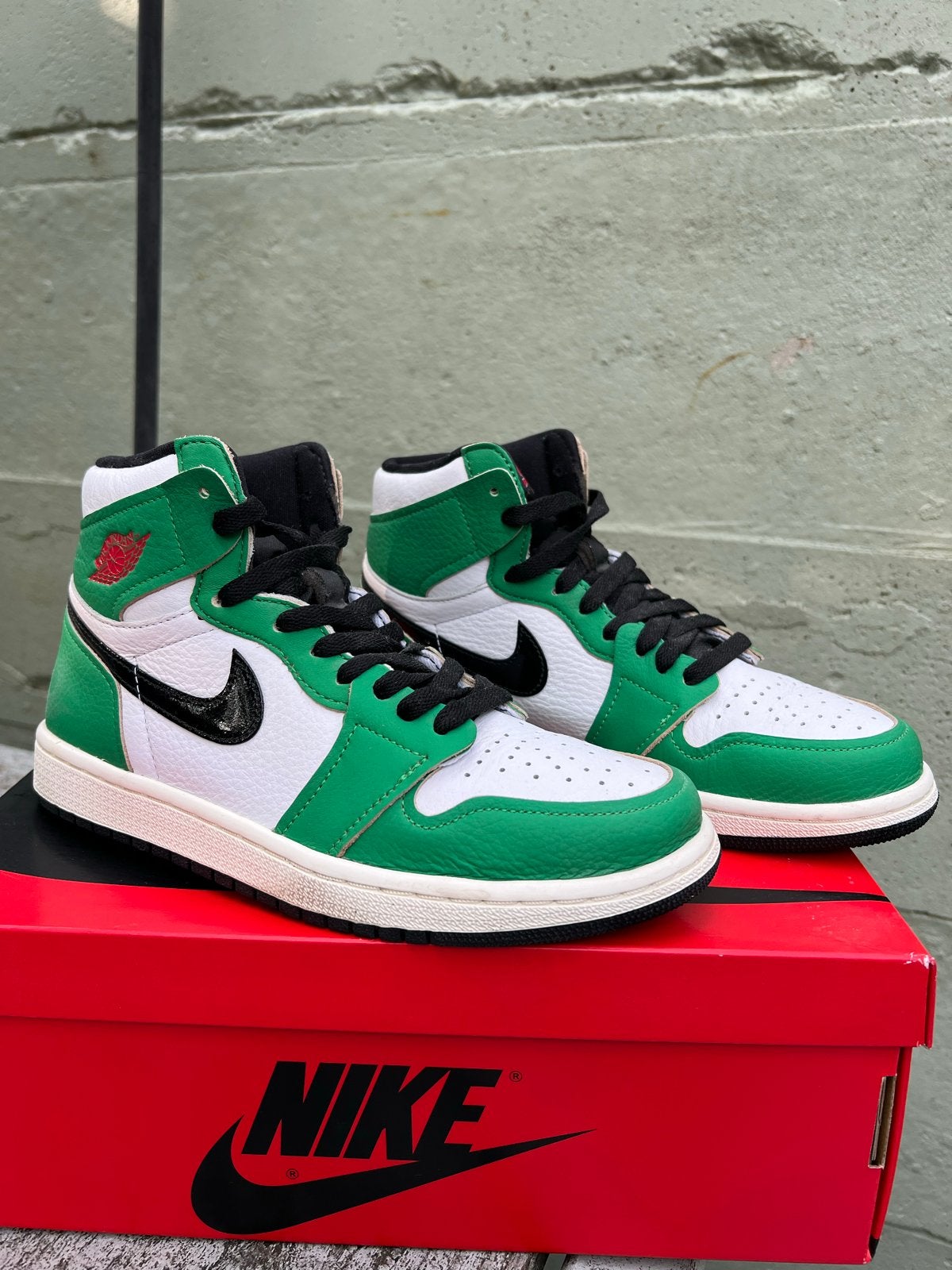 Nike Air Jordan 1 High OG Lucky Green 38,5, Kleding | Dames, Schoenen, Ophalen of Verzenden, Nieuw, Groen, Sneakers of Gympen