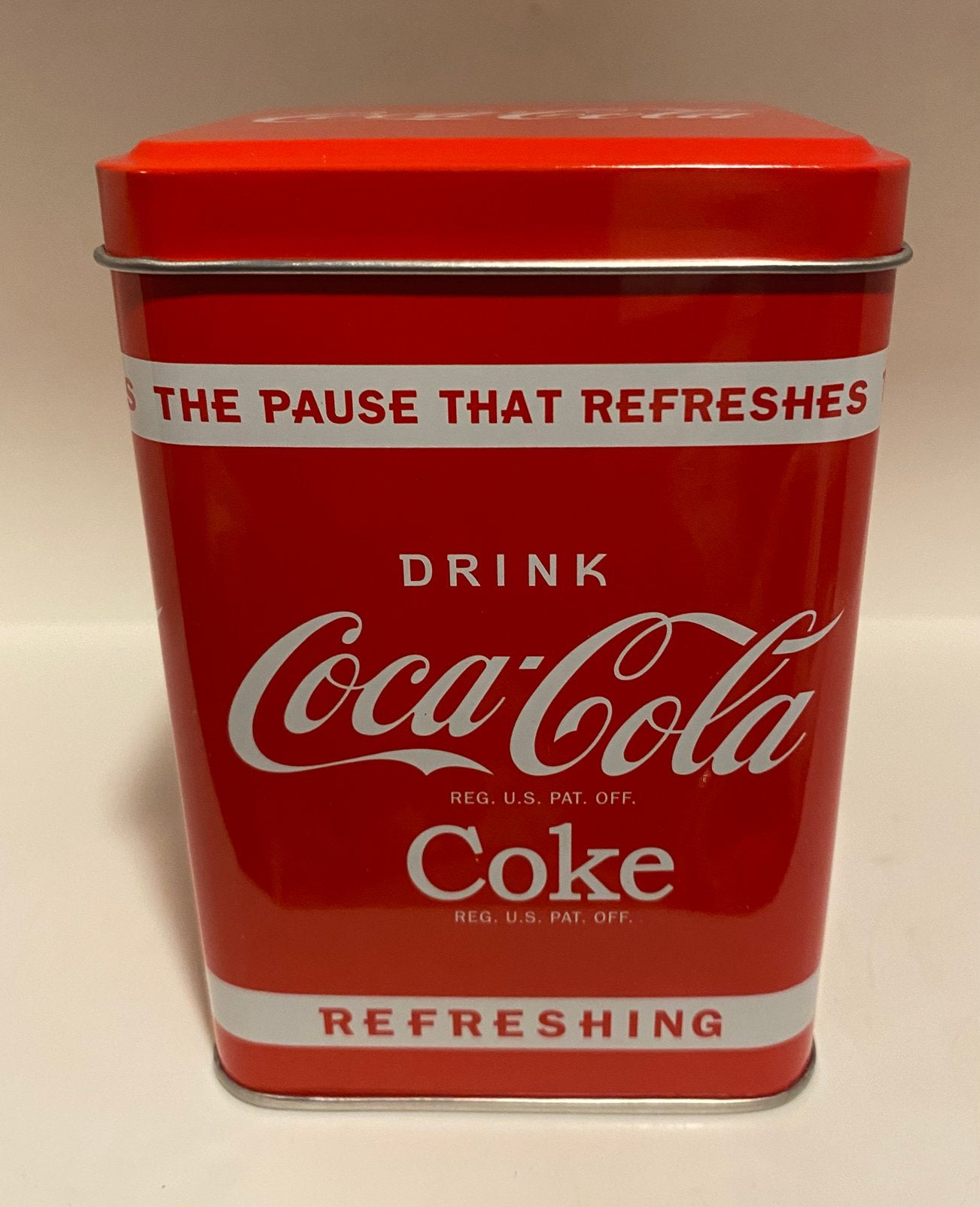 Vierkant blik van Coca-cola Drink Refreshing., Verzamelen, Ophalen of Verzenden, Zo goed als nieuw, Overige, Overige merken