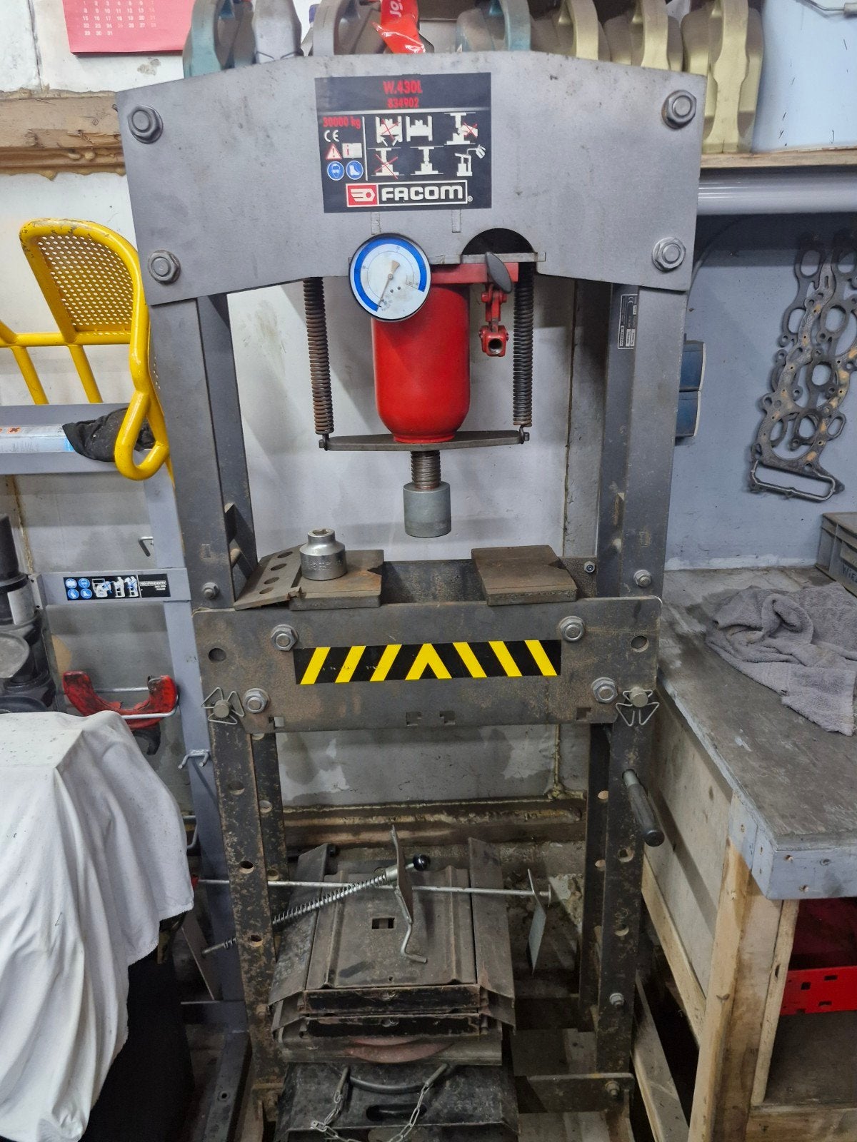 Facom Werkplaatspers W.430L - 30000 kg, Ophalen, Gebruikt