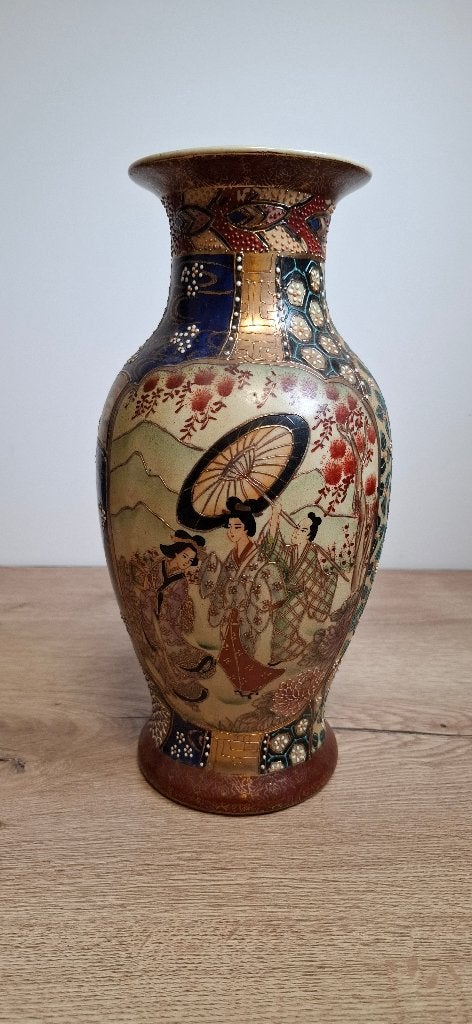 Japanse Satsuma Vaas 31cm Handgeschilderd met Goudreliëf, Ophalen of Verzenden