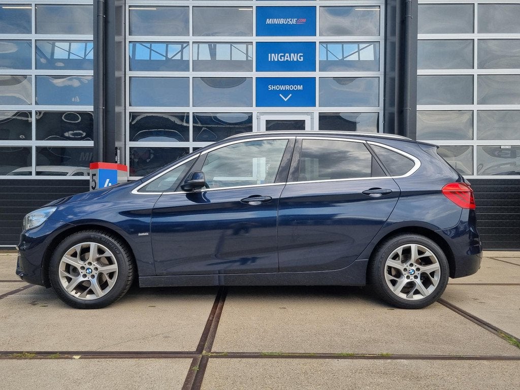 BMW 2-serie Active Tourer 218d Luxury LEER / NAVI / CAMERA /, Auto's, Automatische klimaatregeling, Euro 6, 4 cilinders, 150 pk