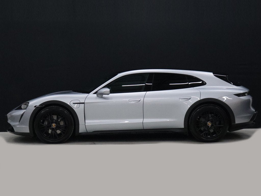 Porsche Taycan Cross Turismo 4 93 kWh [LUCHTVERING, ADAPTIVE, Auto's, Porsche, Automaat, Zwart, 4 stoelen, Leder