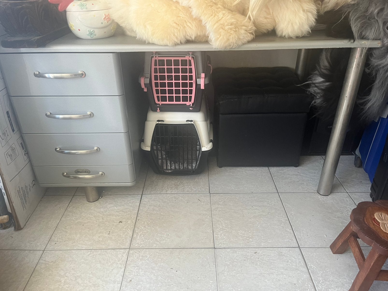 Stevig malibu bureau, Ophalen, Zo goed als nieuw