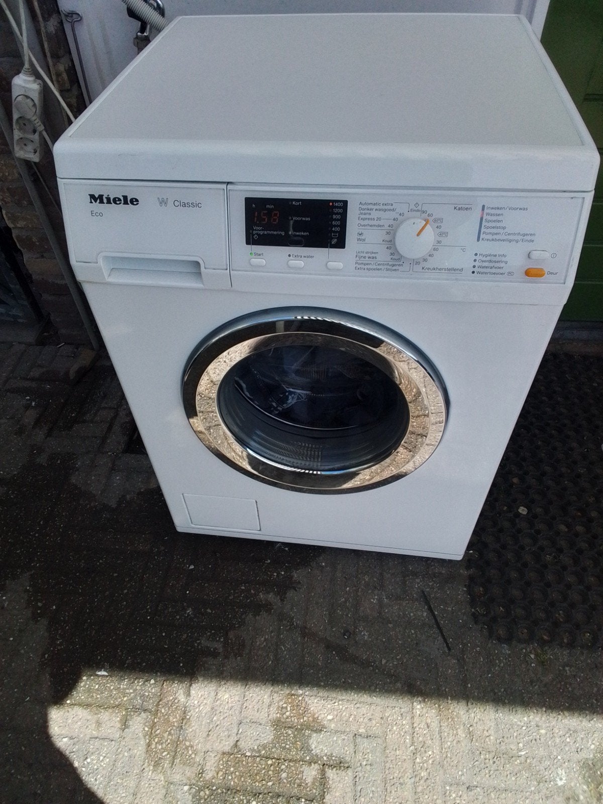 Foto 3 van Miele wasmachine w classic 7kilo 1400 toeren