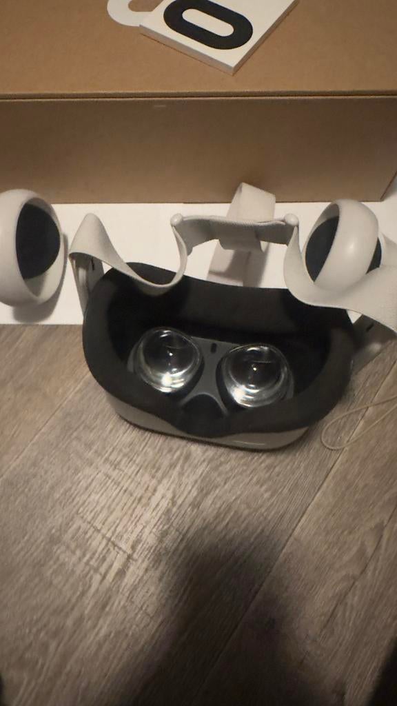 Oculus Quest 2 VR-bril - Zo goed als nieuw, Ophalen of Verzenden, Zo goed als nieuw, VR-bril, Overige platformen