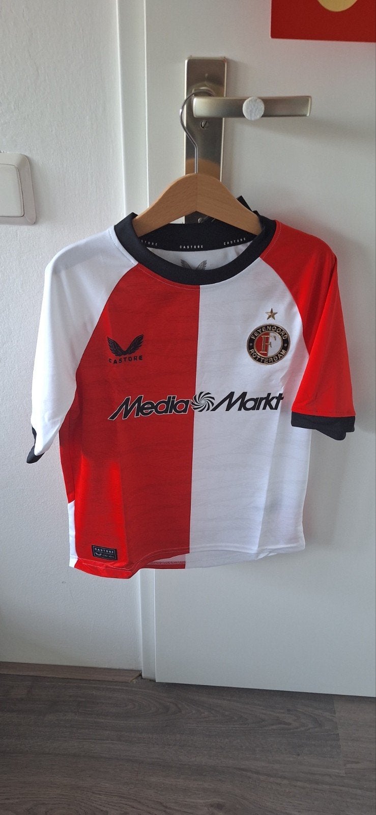 BNWT Castore Feyenoord Thuisshirt Kids Maat 134, Castore, Jongen of Meisje, Ophalen of Verzenden, Nieuw