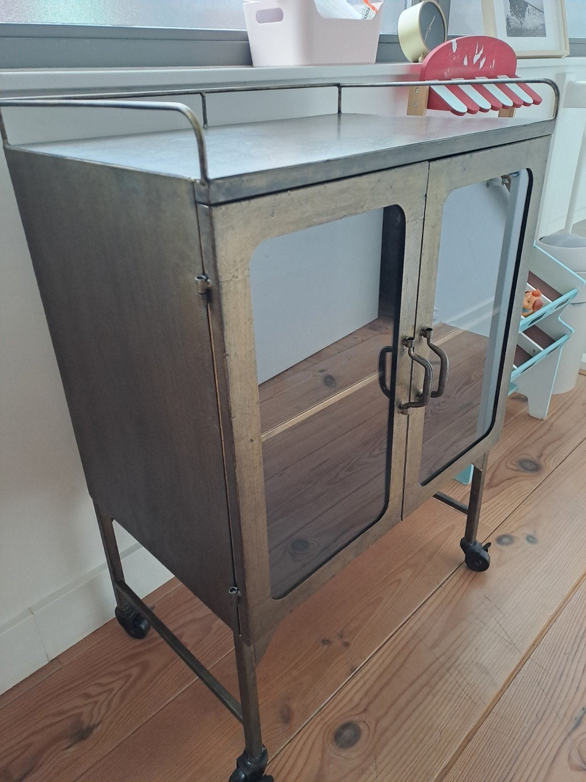 BePureHome Talent antique brass metalen kast 2 deuren, Ophalen, Gebruikt