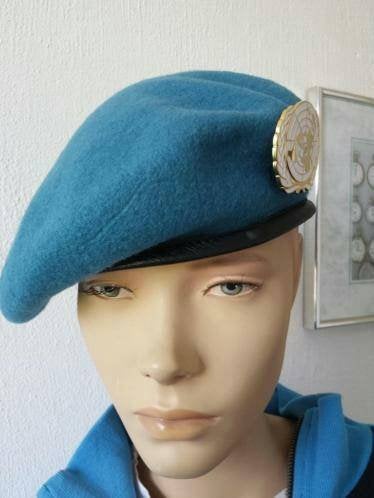 Baret,VN,UN,Unifil,Dutchbatt,met,VN,Embleem, Verzamelen, Verzenden, Landmacht, Nederland, Helm of Baret