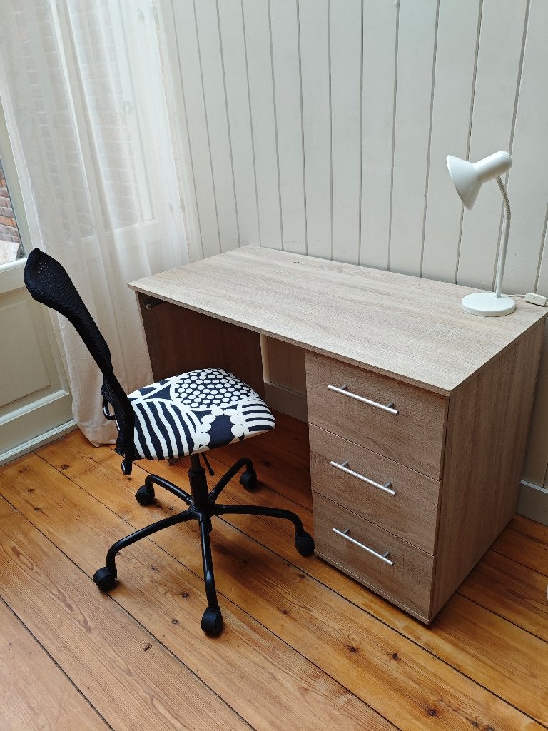bureau gratis, Ophalen, Gebruikt, Spaanplaat of MDF, Kinderbureau
