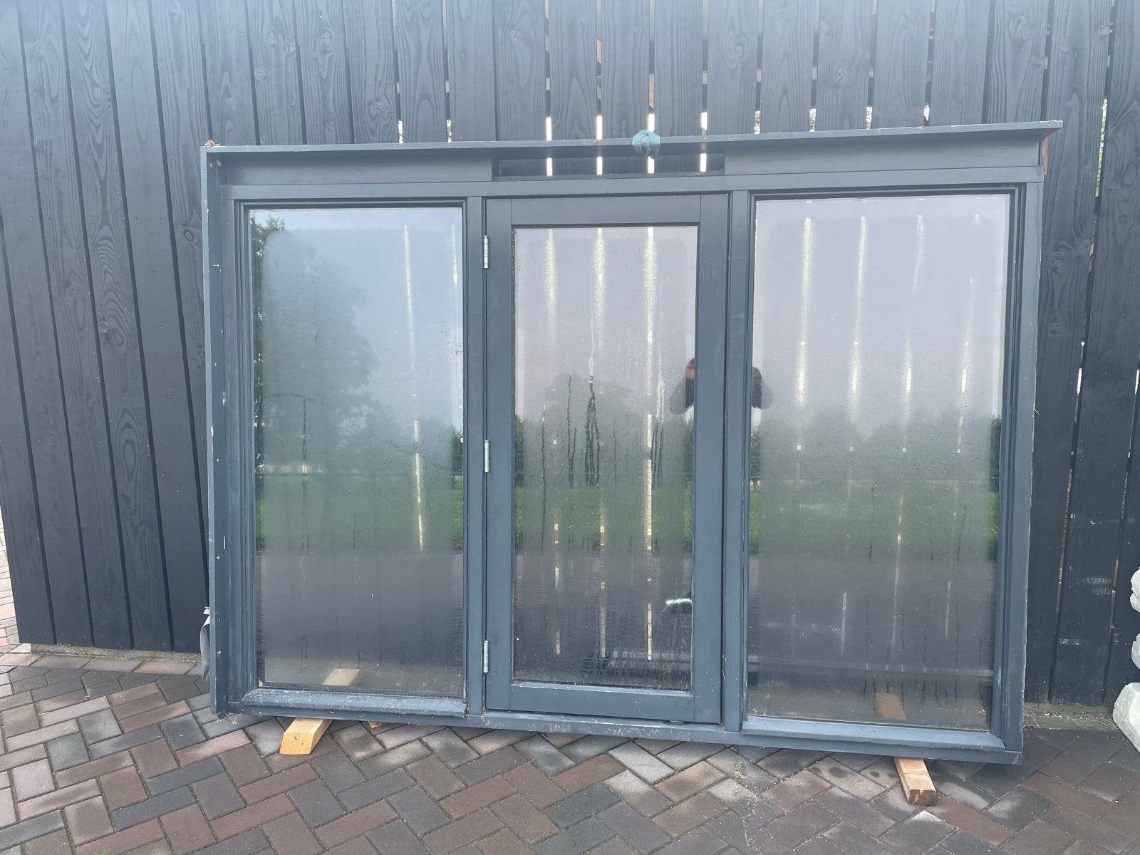 Meranti kozijn met dubbel glas - Gebruikt, Doe-het-zelf en Verbouw, Ophalen, Gevelraam of Ruit, Gebruikt, 160 cm of meer
