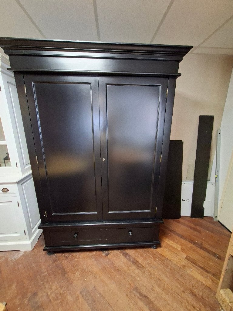Prachtige zwarte 2 deurs kast, Ophalen, 100 tot 150 cm, 200 cm of meer, Overige houtsoorten