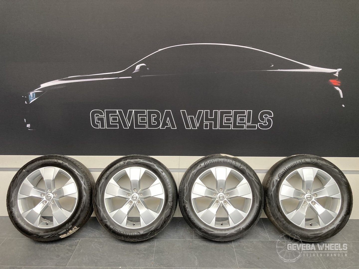 18” originele Volvo XC40 velgen + banden 5x108 31471553, 18 inch, Gebruikt, -, -