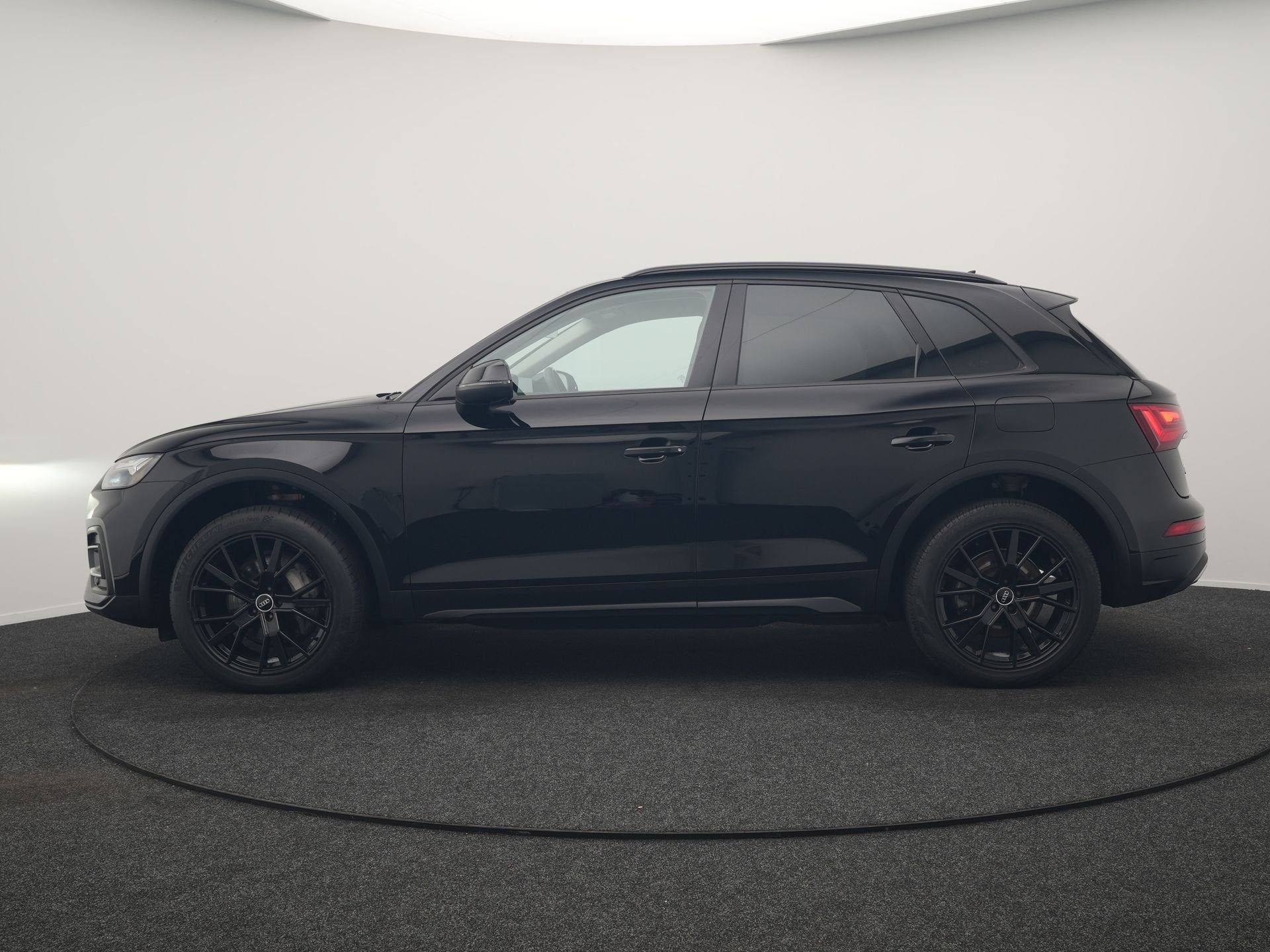 Audi Q5 50 TFSI e Advanced edition PHEV 300pk Dealer O.H | T, Automaat, Gebruikt, 4 cilinders, Zwart