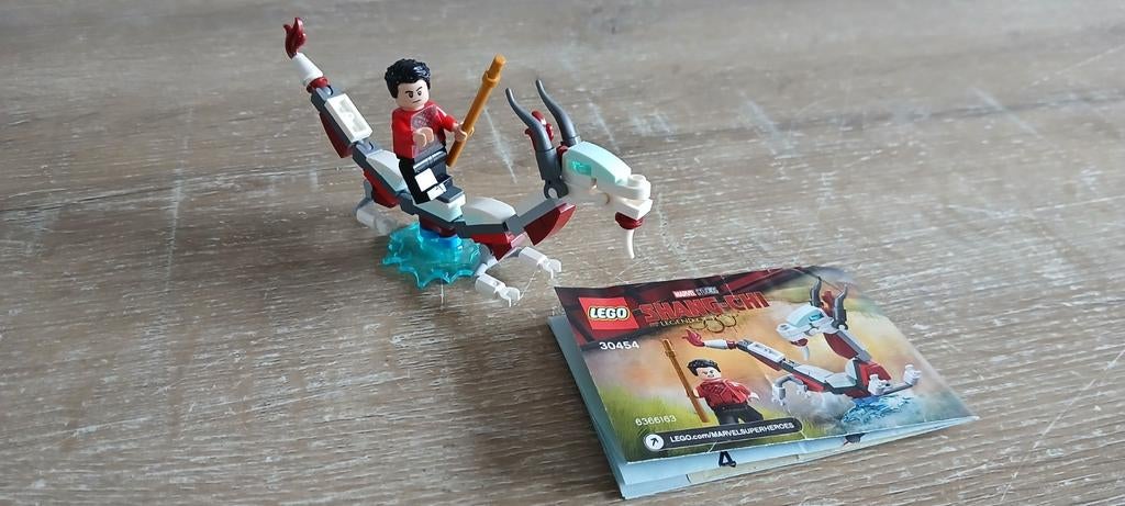 30454 lego shang-chi en de grote beschermer compleet + boek, Compleet, Lego, Ophalen of Verzenden, Zo goed als nieuw