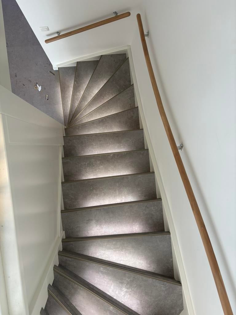 Traprenovatie 1250€ all incl, Ophalen, Nieuw, Minder dan 10 m², Laminaat