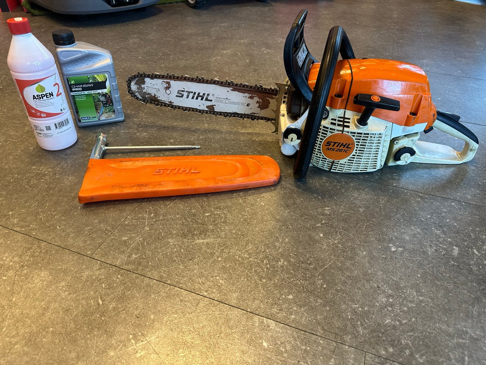 Stihl MS 261 M-Tronic Kettingzaag met 37cm zaagblad, Ophalen of Verzenden, Gebruikt, Kettingzaag