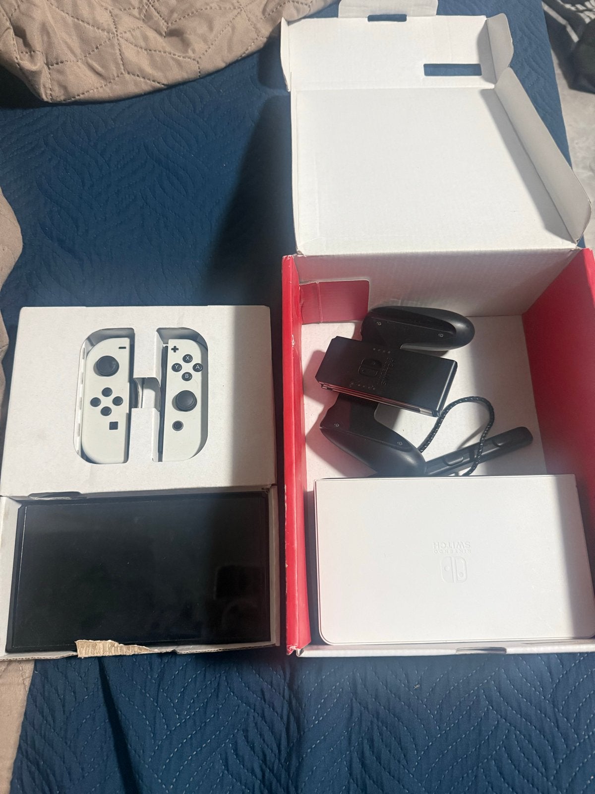 Nintendo Switch OLED met doos - linker Joy-Con defect, Spelcomputers en Games, Spelcomputers | Nintendo Switch, Ophalen, Zo goed als nieuw