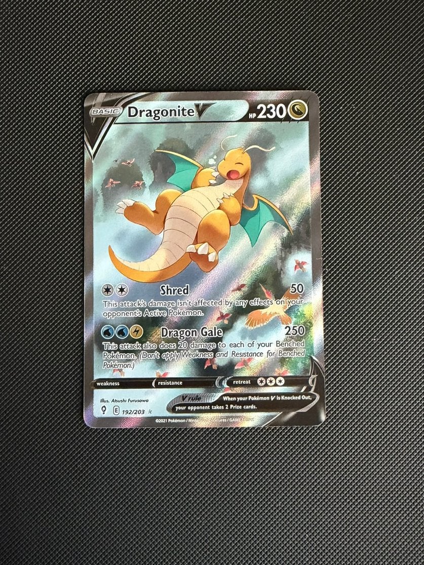 Dragonite V 192 - Evolving Skies - Pokemon, Hobby en Vrije tijd, Verzamelkaartspellen | Pokémon, Zo goed als nieuw, Losse kaart