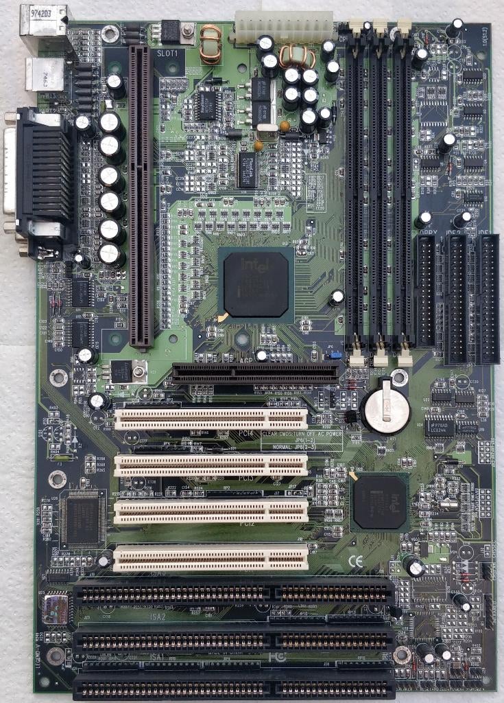 QDI Legend-V — Intel 440LX AGPset — Slot 1 moederbord, Computers en Software, Ophalen, QDI
