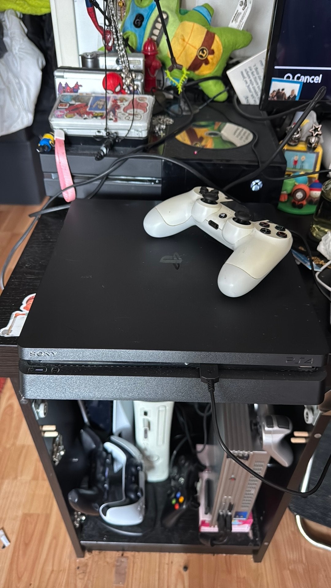 Playstation 4 slim 1tb verkoop zsm weg, 1 speler, Ophalen of Verzenden, Zo goed als nieuw, Vanaf 3 jaar