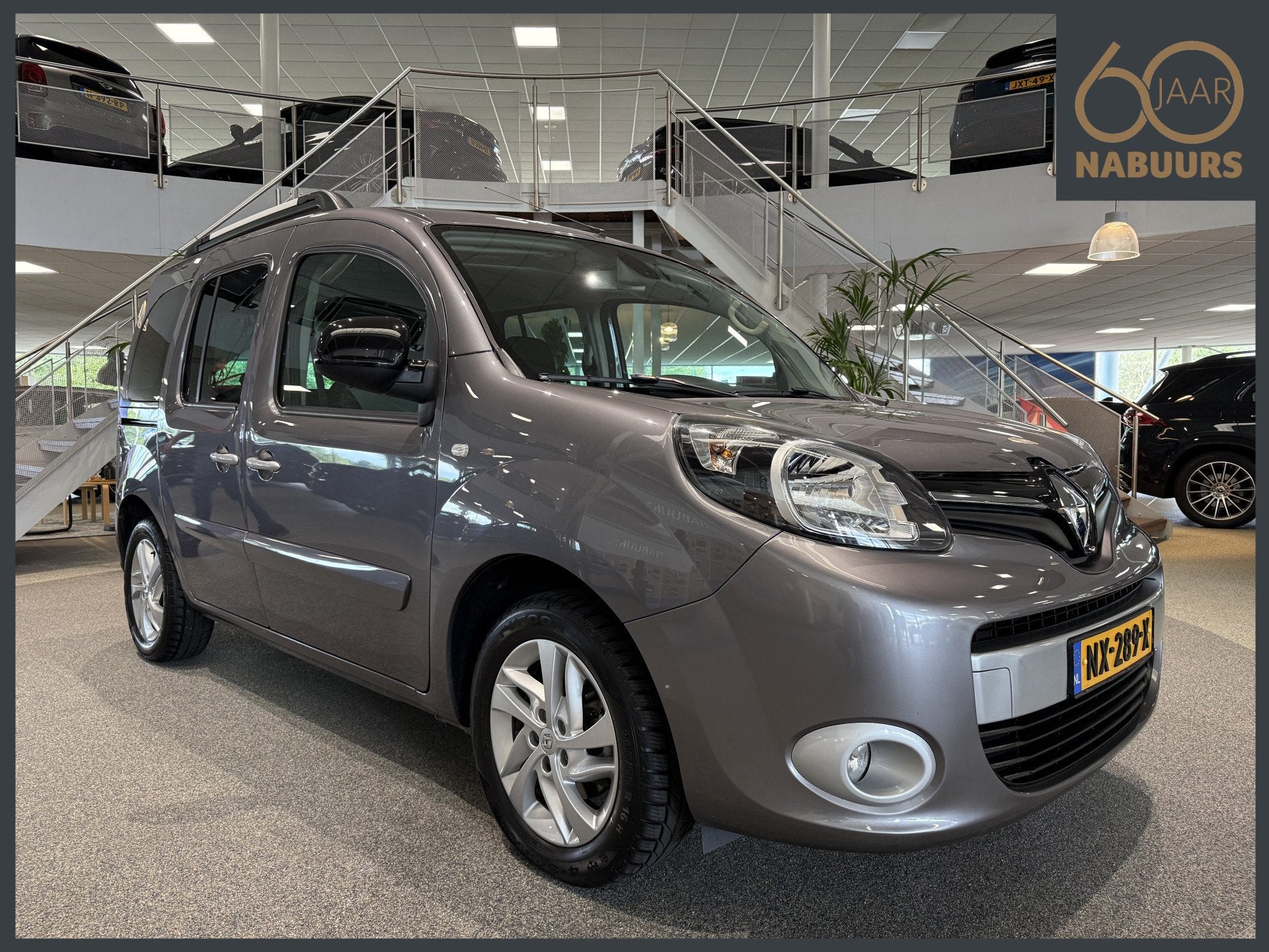 Renault Kangoo Family 1.2 TCe NL auto Automaat, All Season b, 12 maanden, Stof, Gebruikt, 4 cilinders