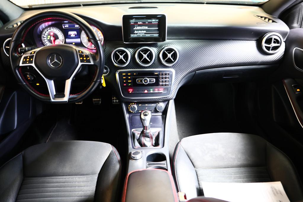 Mercedes-Benz A-Klasse 180 AMG LEDER NAVI BT STOELVW XENON P, Auto's, Voorwielaandrijving, Gebruikt, 4 cilinders, 122 pk
