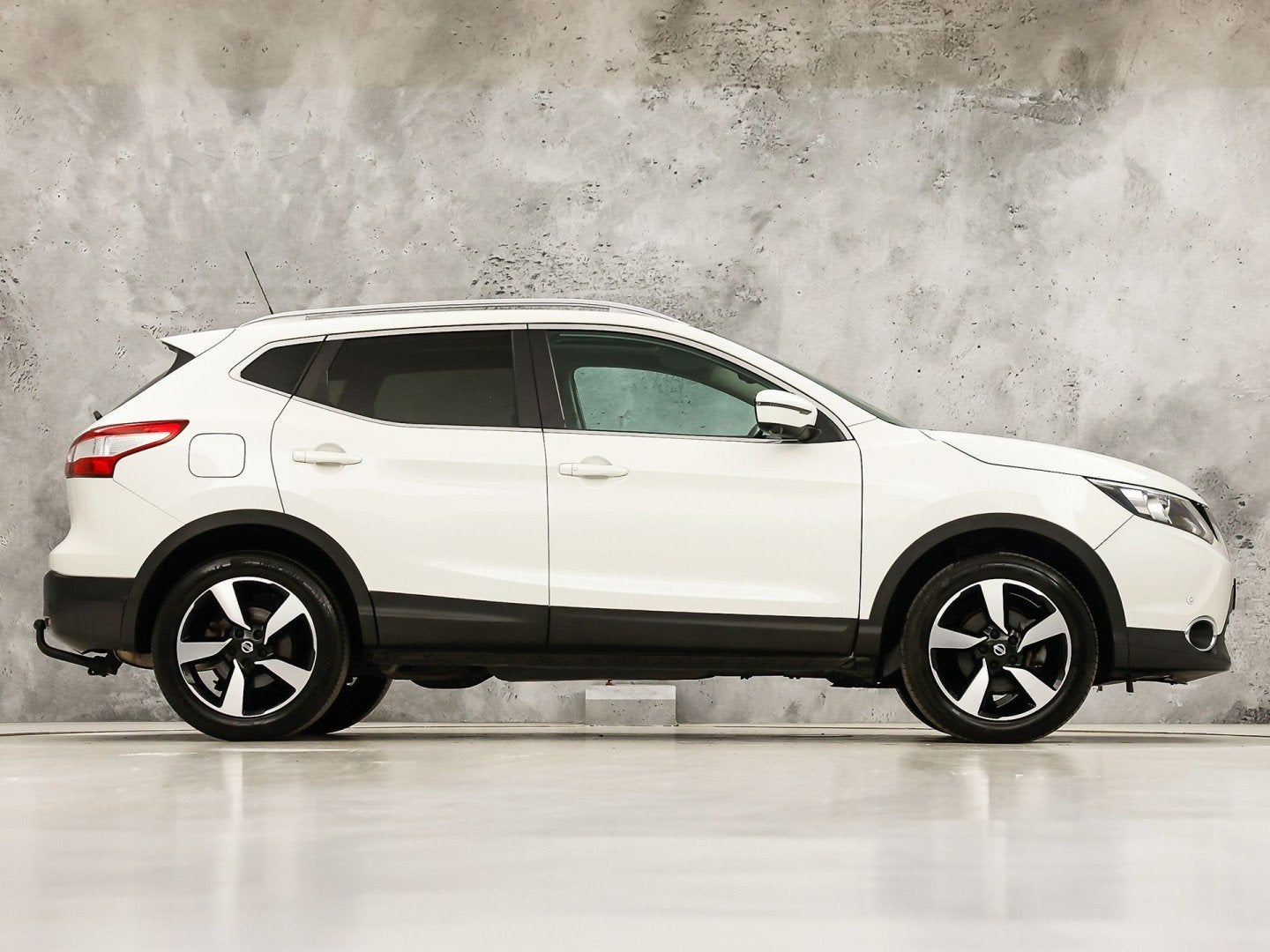 Nissan QASHQAI 1.2 N-Connecta (PANORAMADAK, NAVIGATIE, 360 C, Auto's, Voorwielaandrijving, 12 maanden, Stof, Gebruikt