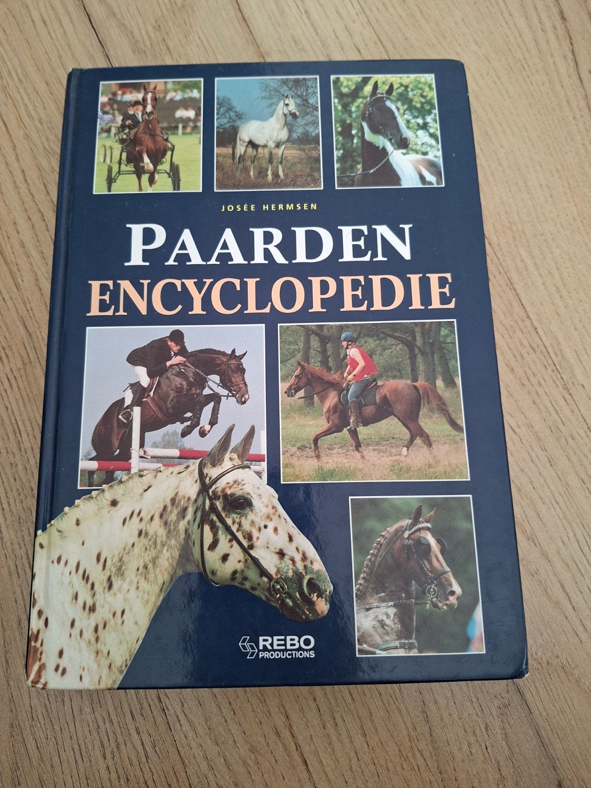 Paarden Encyclopedie - Josee Hermsen, Boeken, Ophalen, Zo goed als nieuw, Los deel, Josee Hermsen