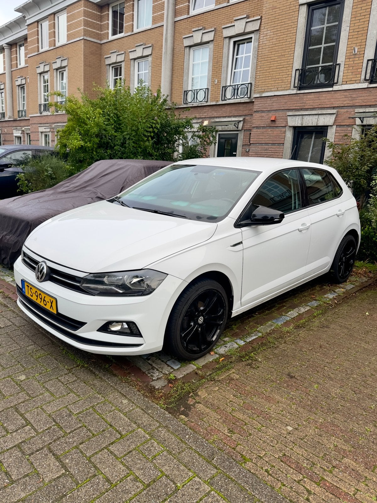 Volkswagen Polo 1.1 rline Nap dealeronderhouden, Voorwielaandrijving, Dealer onderhouden, Stof, Zwart
