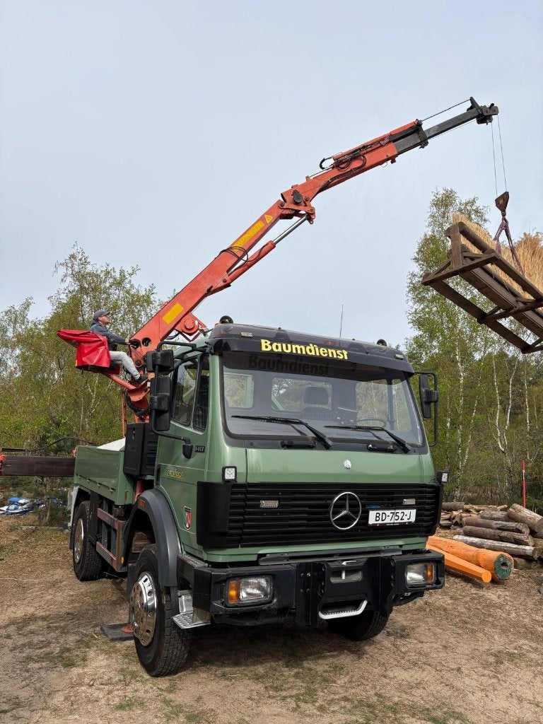 1417AK 4x4 64000km! NL apk unimog palfinger montagekraan 18m, Auto's, Vrachtwagens, Mercedes-Benz, Bedrijf, Diesel, Vierwielaandrijving