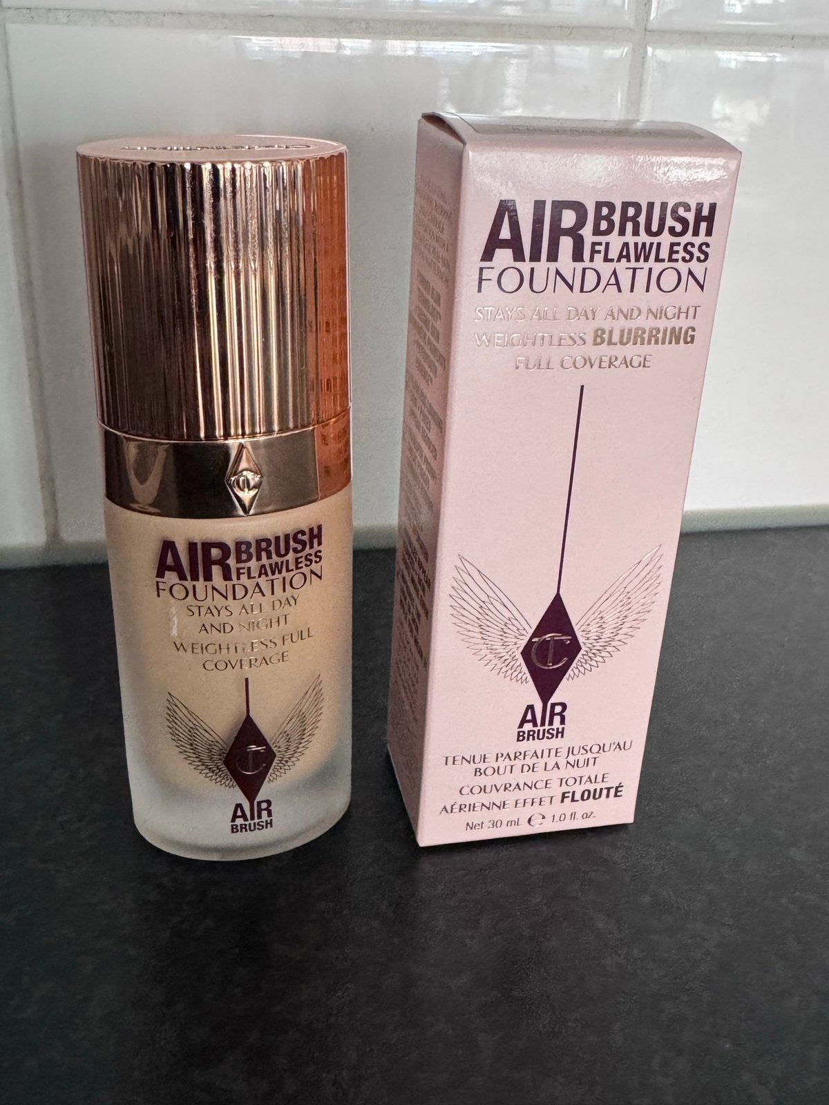Charlotte Tilbury Airbrush Flawless Foundation, Overige kleuren, Nieuw, Make-up, Verzenden