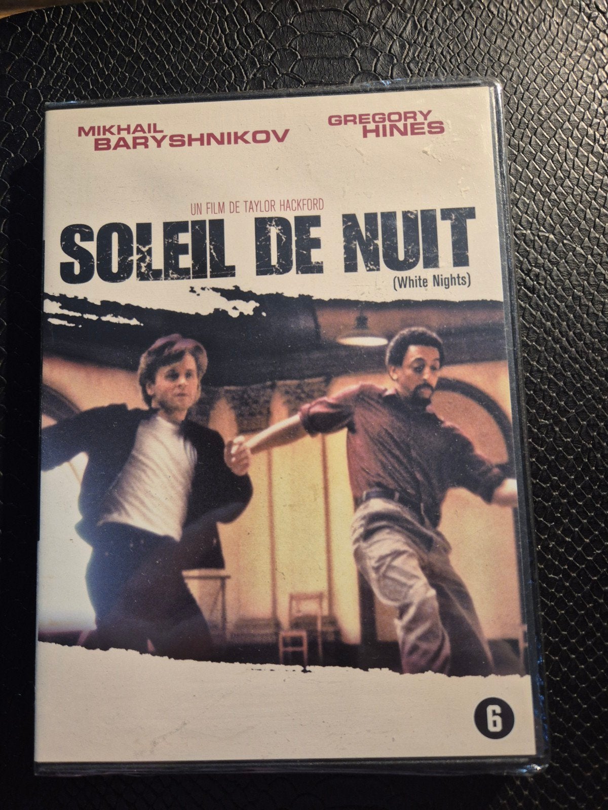 Soleil de nuit, Vanaf 6 jaar, Ophalen of Verzenden, Nieuw in verpakking, Actiethriller