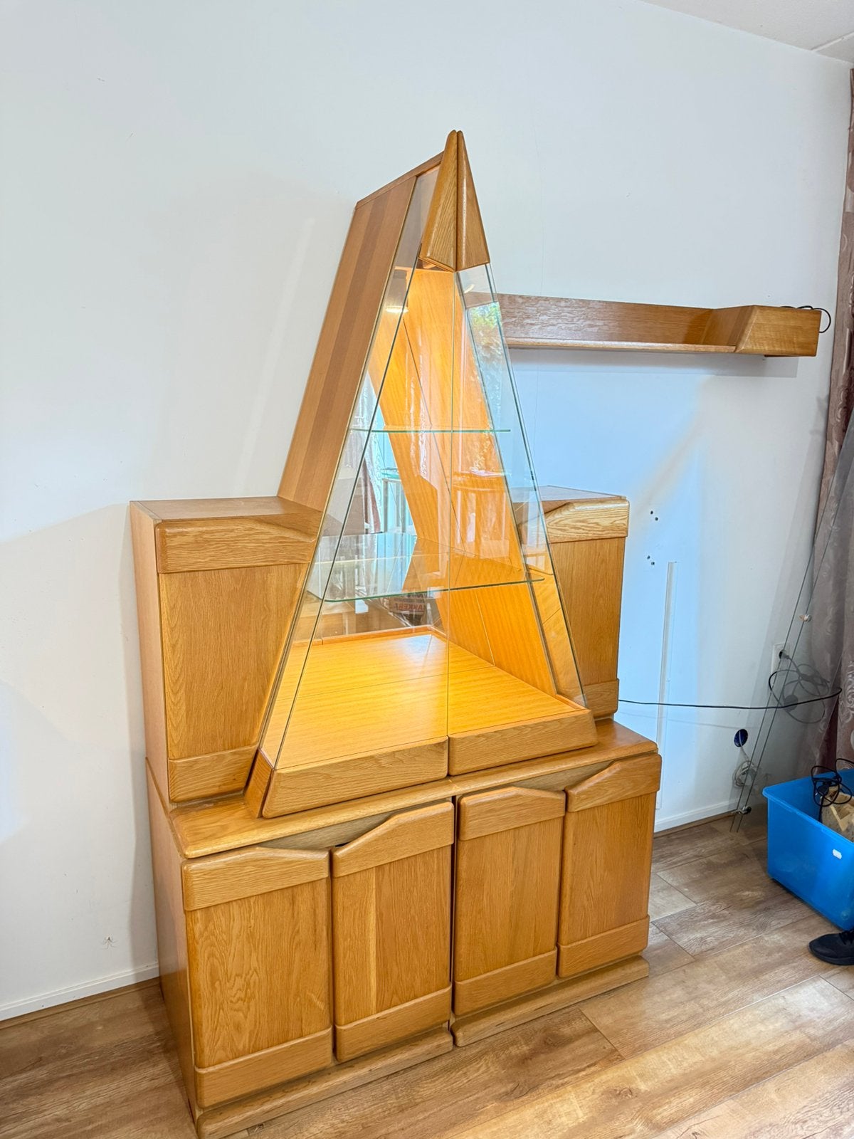 GRATIS !! Mooie witte eiken vitrine kast, Ophalen, Gebruikt, Eikenhout, 150 tot 200 cm