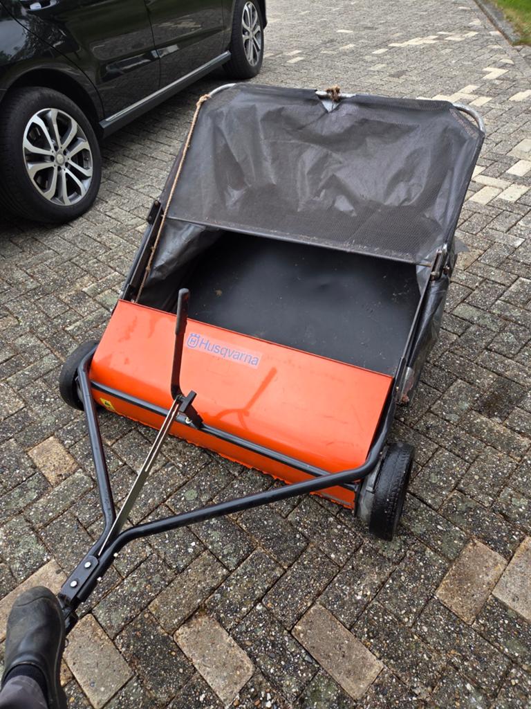 Husqvarna sweeper  veegmachine, Kooimesmaaier, Ophalen