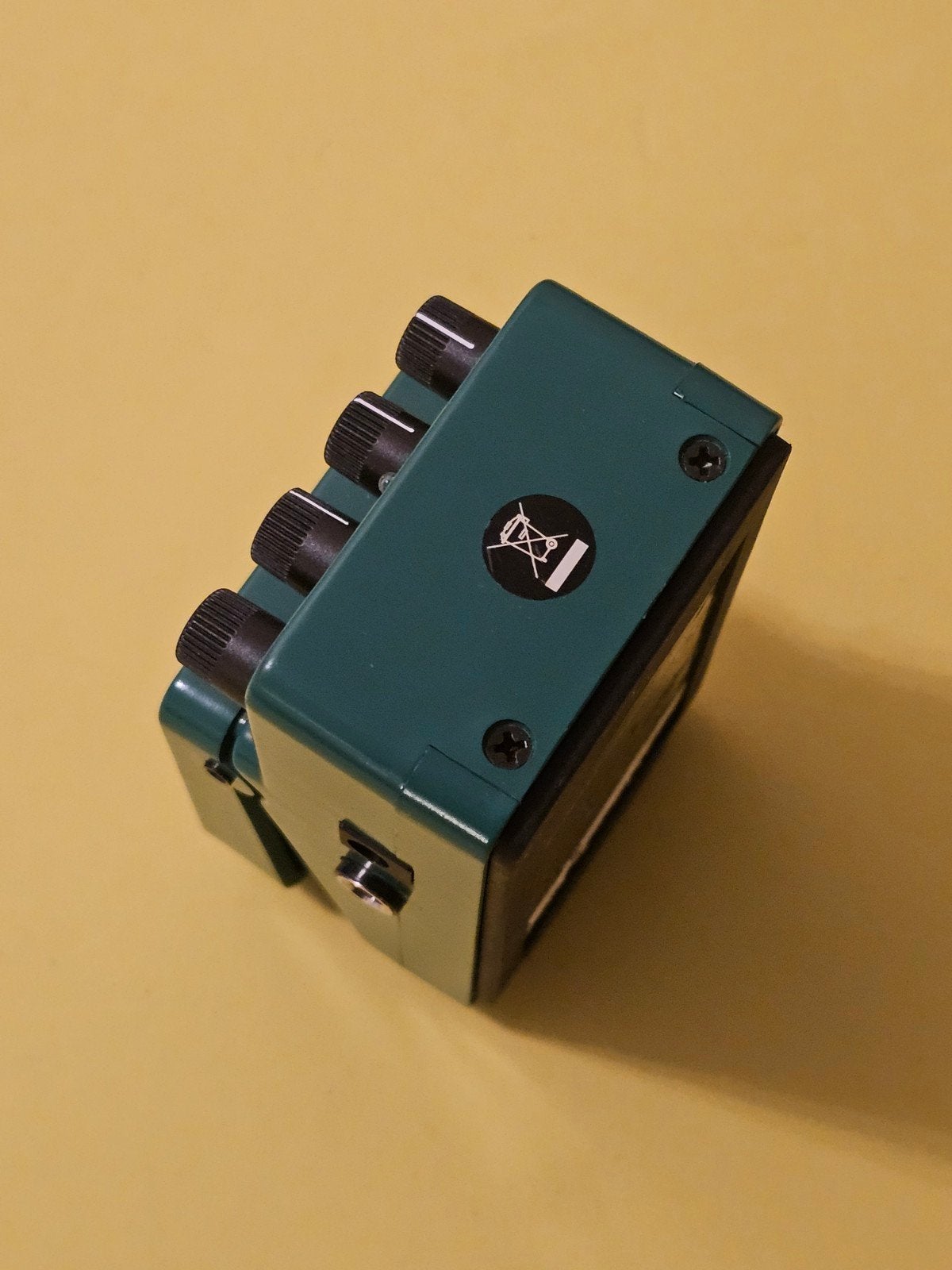 Behringer BLE100 Bass Limiter Enhancer, MUSIC Group Services EU GmbH, Bockenheimer Landstr. 104, 60323 Frankfurt am Main, Duitsland