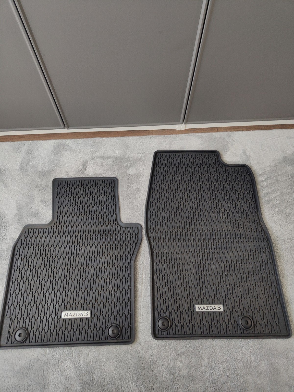 Mazda 3 rubber matten, Ophalen, Zo goed als nieuw