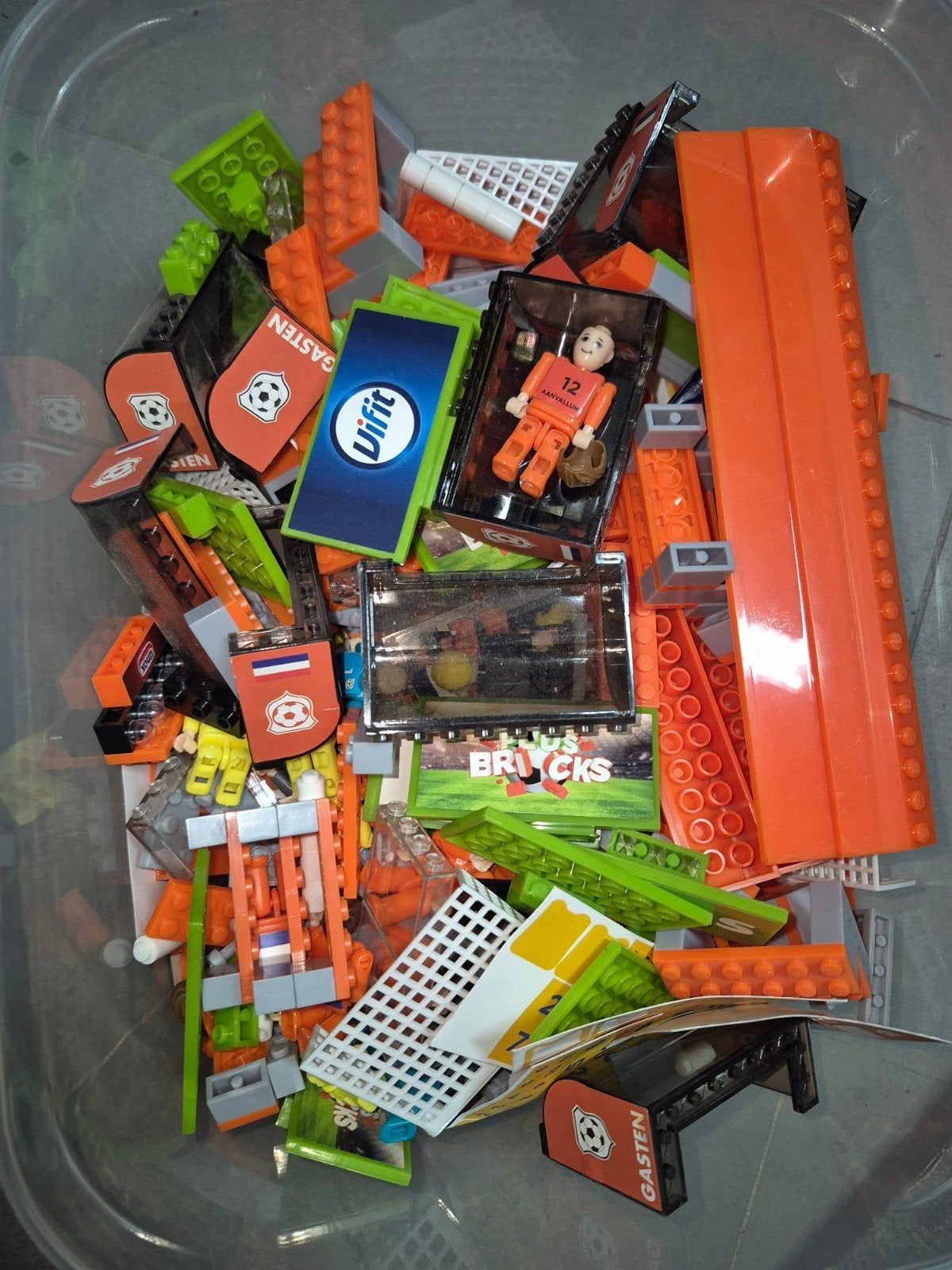 Plus Bricks Stadion Bouwpakket - Compleet met instructies, Ophalen of Verzenden, Gebruikt, Overige merken