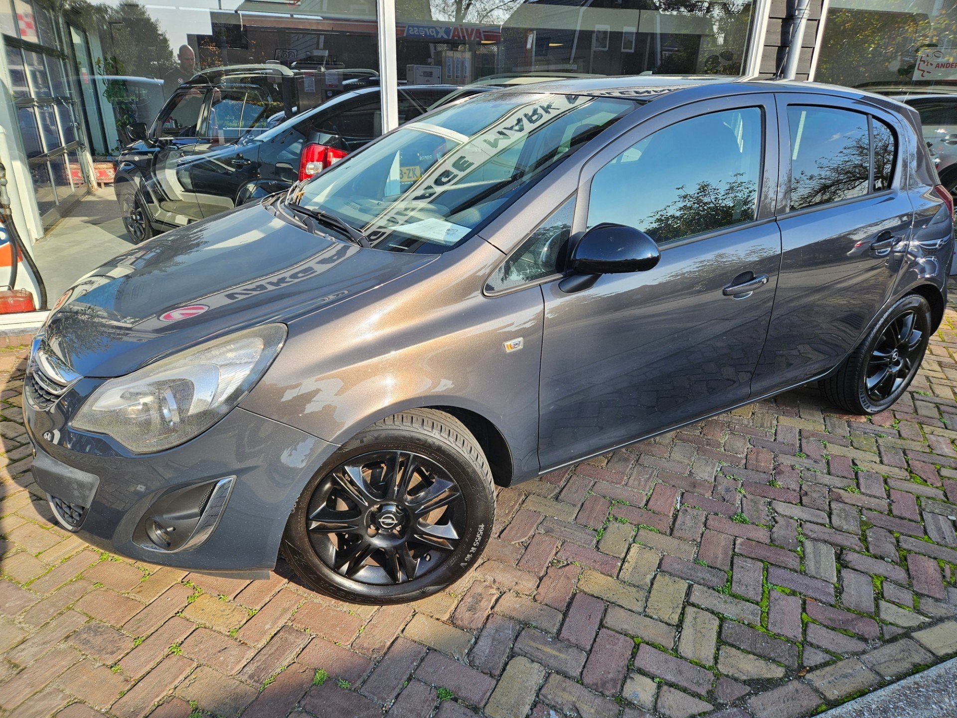 Opel Corsa 1.4-16V Design Edition,sportieve look,telefoon,na, Auto's, Voorwielaandrijving, Euro 5, Gebruikt, 1398 cc